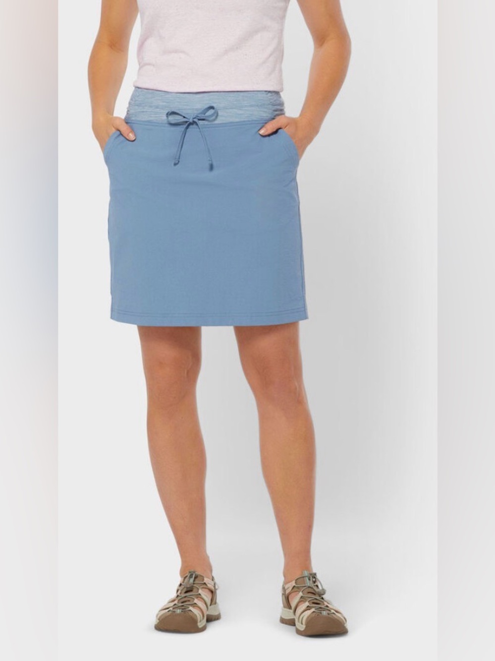 Duluth Trading Company Women’s Armachillo Cooling Woven Skort in Stone Blue - Picture 3 of 13